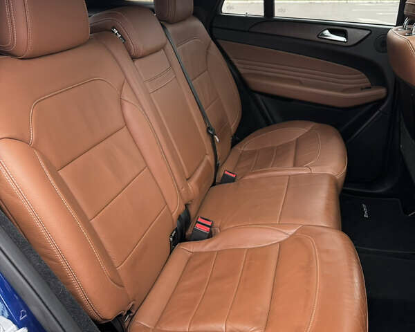 Синий Мерседес GLE-Class Coupe, объемом двигателя 3 л и пробегом 271 тыс. км за 48999 $, фото 19 на Automoto.ua