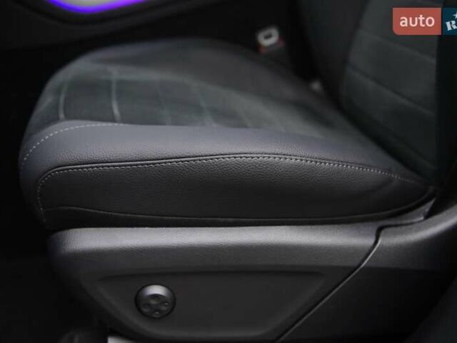 Синій Мерседес GLE-Class Coupe, об'ємом двигуна 1.99 л та пробігом 79 тис. км за 69999 $, фото 40 на Automoto.ua