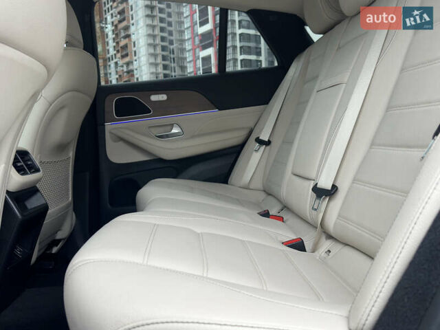 Мерседес GLE-Class Coupe 2021 в Киеве на Automoto.ua Синий Мерседес GLE-Class Coupe, объемом двигателя 2.93 л и пробегом 38 тыс. км за 74700 $, фото 29 на Automoto.ua