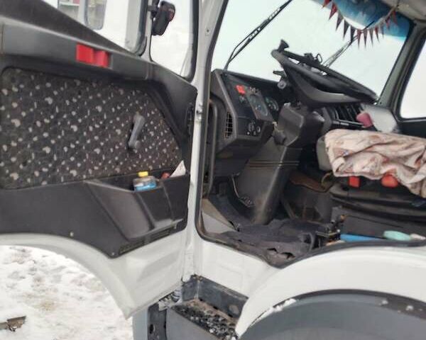 Белый Мерседес LK-Series, объемом двигателя 13 л и пробегом 650 тыс. км за 17500 $, фото 5 на Automoto.ua