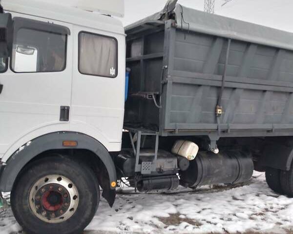 Белый Мерседес LK-Series, объемом двигателя 13 л и пробегом 650 тыс. км за 17500 $, фото 6 на Automoto.ua