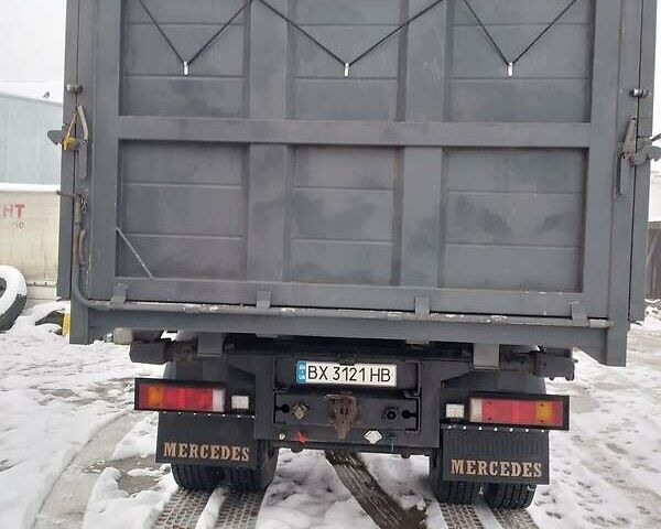 Белый Мерседес LK-Series, объемом двигателя 13 л и пробегом 650 тыс. км за 17500 $, фото 1 на Automoto.ua