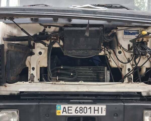 Белый Мерседес LK-Series, объемом двигателя 9 л и пробегом 500 тыс. км за 8000 $, фото 10 на Automoto.ua