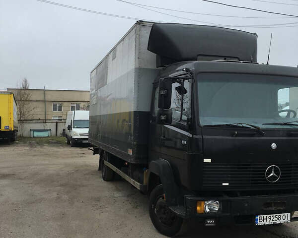 Чорний Мерседес LK-Series, об'ємом двигуна 6 л та пробігом 920 тис. км за 10800 $, фото 2 на Automoto.ua