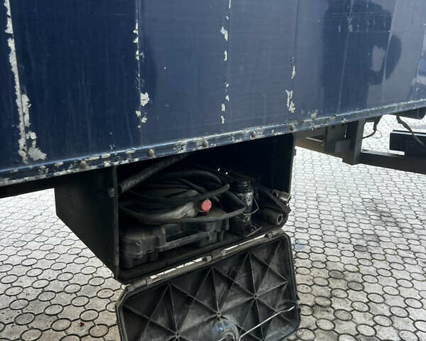 Фиолетовый Мерседес LK-Series, объемом двигателя 5.97 л и пробегом 447 тыс. км за 8200 $, фото 9 на Automoto.ua