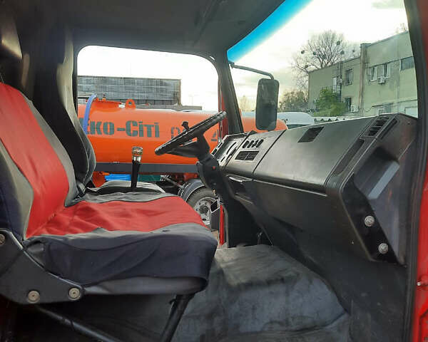 Красный Мерседес LK-Series, объемом двигателя 4.29 л и пробегом 857 тыс. км за 6500 $, фото 9 на Automoto.ua