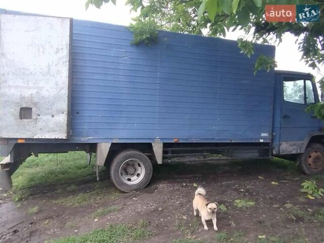 Синій Мерседес LK-Series, об'ємом двигуна 4 л та пробігом 500 тис. км за 5500 $, фото 2 на Automoto.ua