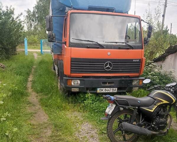 Червоний Мерседес LN-Series, об'ємом двигуна 6 л та пробігом 500 тис. км за 10000 $, фото 7 на Automoto.ua