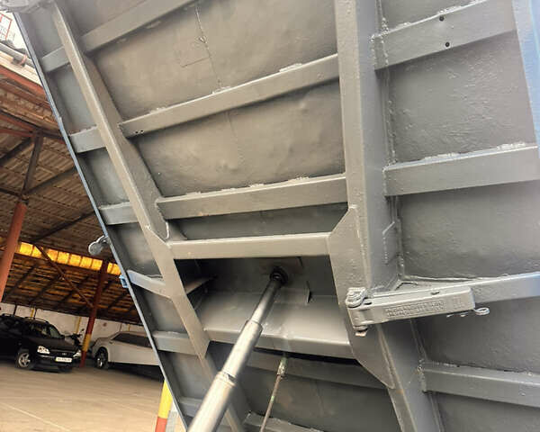 Мерседес LN-Series, объемом двигателя 0 л и пробегом 350 тыс. км за 23333 $, фото 7 на Automoto.ua