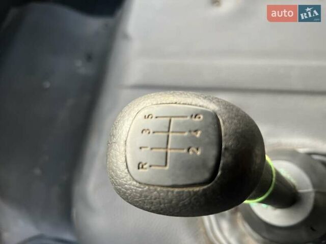 Серый Мерседес LN-Series, объемом двигателя 4.25 л и пробегом 370 тыс. км за 23999 $, фото 4 на Automoto.ua