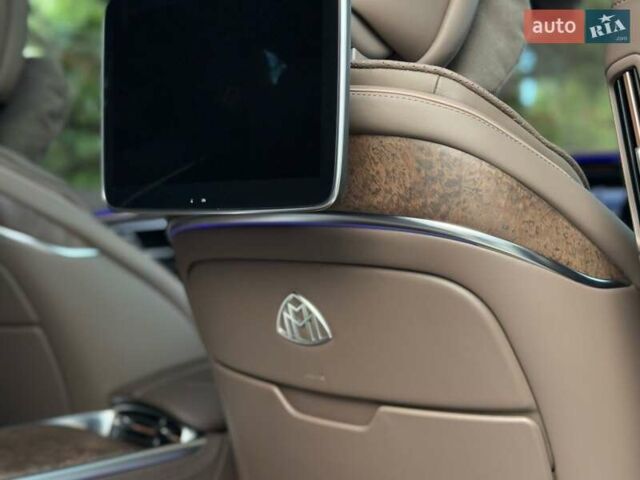 Чорний Мерседес Maybach EQS SUV, об'ємом двигуна 0 л та пробігом 3 тис. км за 207582 $, фото 70 на Automoto.ua