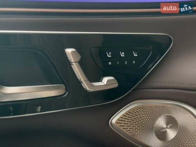 Чорний Мерседес Maybach EQS SUV, об'ємом двигуна 0 л та пробігом 3 тис. км за 207582 $, фото 40 на Automoto.ua