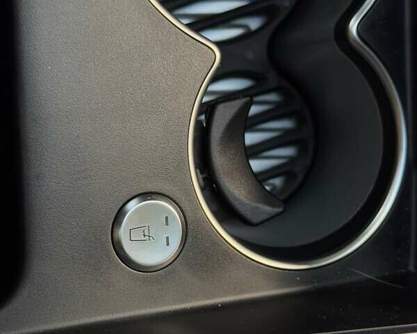 Чорний Мерседес Maybach EQS SUV, об'ємом двигуна 0 л та пробігом 3 тис. км за 207582 $, фото 53 на Automoto.ua