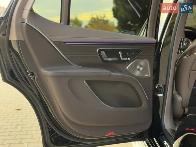 Чорний Мерседес Maybach EQS SUV, об'ємом двигуна 0 л та пробігом 3 тис. км за 207582 $, фото 60 на Automoto.ua