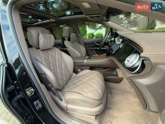 Чорний Мерседес Maybach EQS SUV, об'ємом двигуна 0 л та пробігом 3 тис. км за 207582 $, фото 73 на Automoto.ua