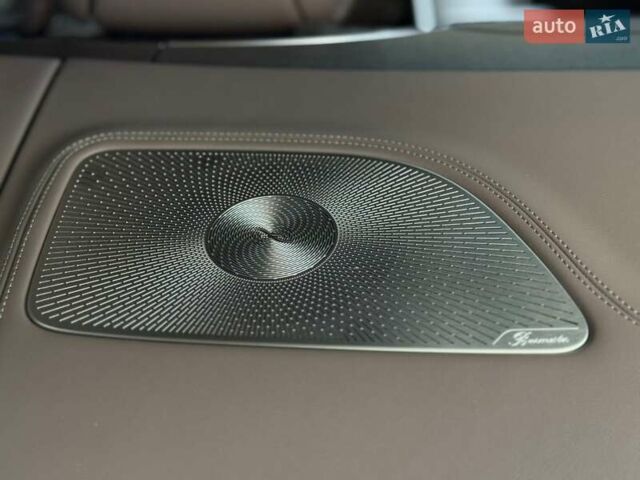 Чорний Мерседес Maybach EQS SUV, об'ємом двигуна 0 л та пробігом 3 тис. км за 207582 $, фото 87 на Automoto.ua