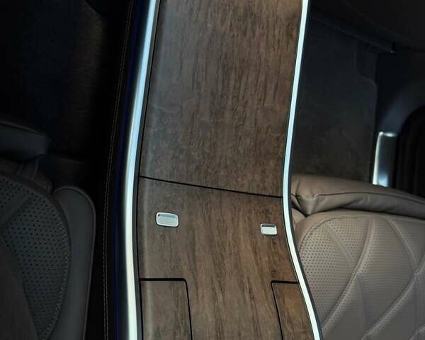Чорний Мерседес Maybach EQS SUV, об'ємом двигуна 0 л та пробігом 3 тис. км за 207582 $, фото 51 на Automoto.ua
