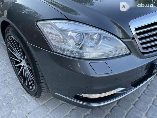 Мерседес Maybach S-Class, объемом двигателя 4.7 л и пробегом 130 тыс. км за 18900 $, фото 10 на Automoto.ua