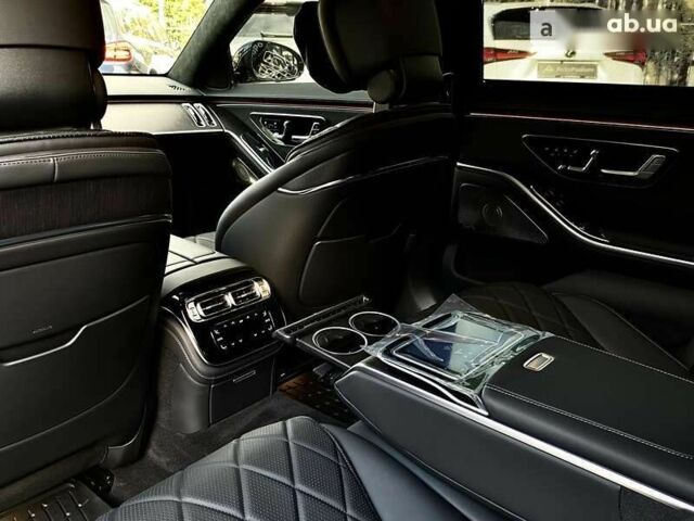 Мерседес Maybach S-Class, об'ємом двигуна 3 л та пробігом 6 тис. км за 175000 $, фото 23 на Automoto.ua