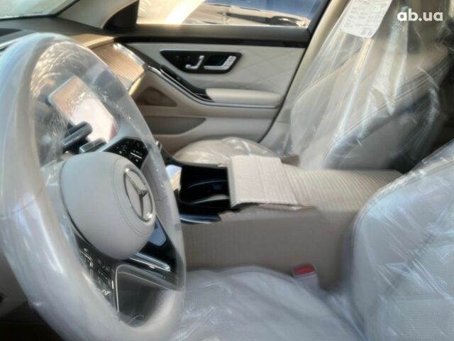 Мерседес Maybach S-Class, об'ємом двигуна 4 л та пробігом 1 тис. км за 247512 $, фото 24 на Automoto.ua