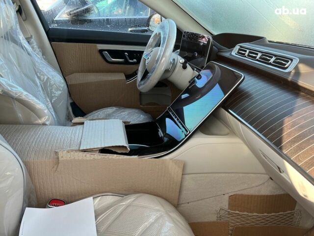 Мерседес Maybach S-Class, об'ємом двигуна 4 л та пробігом 1 тис. км за 247512 $, фото 13 на Automoto.ua