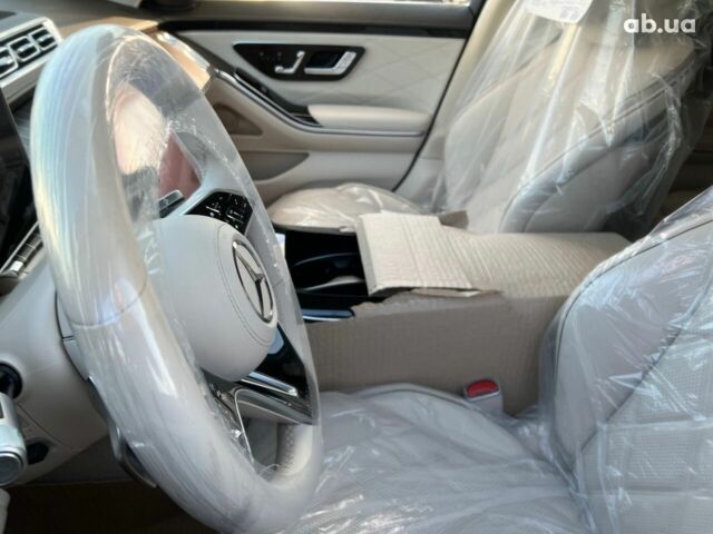 Мерседес Maybach S-Class, об'ємом двигуна 4 л та пробігом 1 тис. км за 247512 $, фото 7 на Automoto.ua