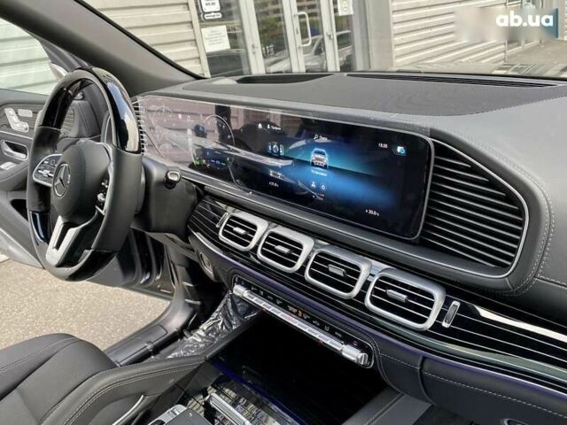 Мерседес Maybach S-Class, объемом двигателя 4 л и пробегом 1 тыс. км за 224968 $, фото 8 на Automoto.ua
