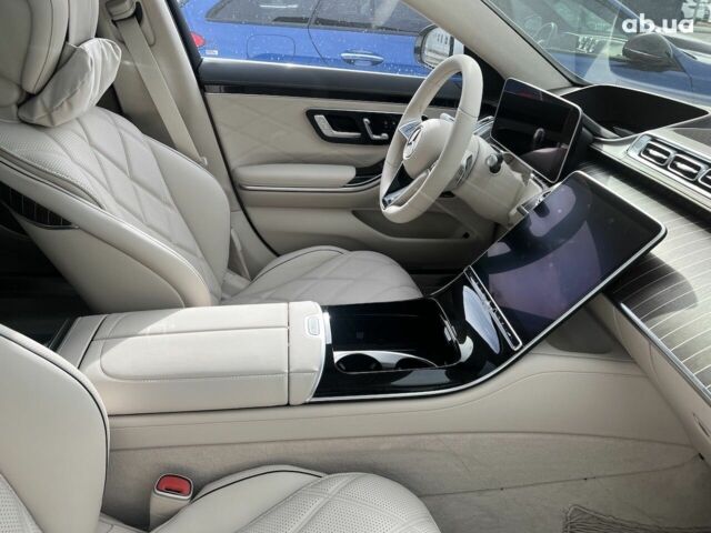 Мерседес Maybach S-Class, объемом двигателя 3.98 л и пробегом 13 тыс. км за 184539 $, фото 6 на Automoto.ua