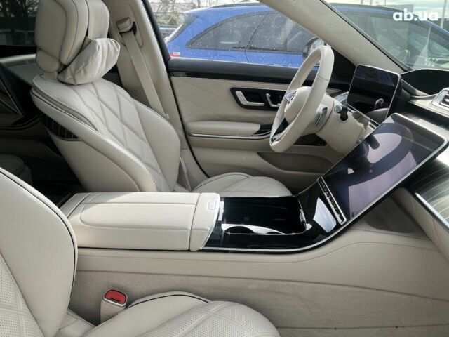 Мерседес Maybach S-Class, объемом двигателя 3.98 л и пробегом 13 тыс. км за 184539 $, фото 13 на Automoto.ua