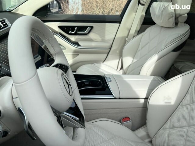 Мерседес Maybach S-Class, объемом двигателя 3.98 л и пробегом 13 тыс. км за 184539 $, фото 20 на Automoto.ua