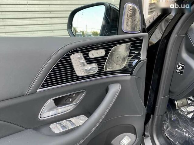 Мерседес Maybach S-Class, об'ємом двигуна 4 л та пробігом 1 тис. км за 224968 $, фото 27 на Automoto.ua