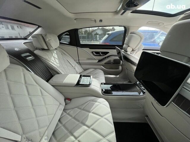 Мерседес Maybach S-Class, объемом двигателя 3.98 л и пробегом 13 тыс. км за 184539 $, фото 4 на Automoto.ua