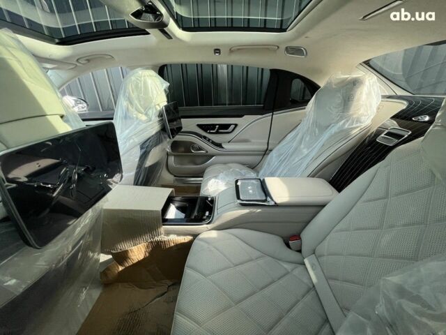 Мерседес Maybach S-Class, об'ємом двигуна 4 л та пробігом 5 тис. км за 200623 $, фото 24 на Automoto.ua