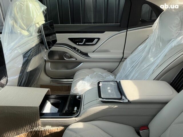 Мерседес Maybach S-Class, об'ємом двигуна 4 л та пробігом 5 тис. км за 200623 $, фото 23 на Automoto.ua