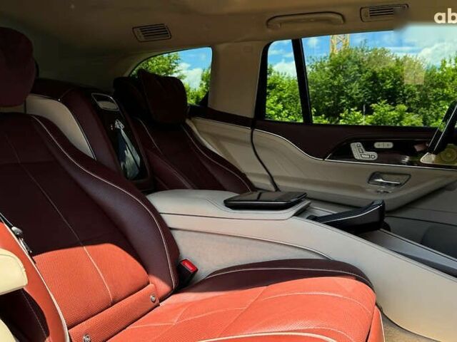 Мерседес Maybach S-Class, объемом двигателя 14.86 л и пробегом 90 тыс. км за 164900 $, фото 19 на Automoto.ua
