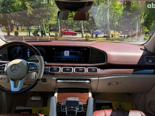 Мерседес Maybach S-Class, объемом двигателя 14.86 л и пробегом 90 тыс. км за 164900 $, фото 14 на Automoto.ua