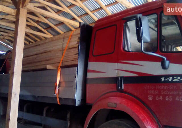 Красный Мерседес MK-Series, объемом двигателя 10.85 л и пробегом 100 тыс. км за 33000 $, фото 1 на Automoto.ua