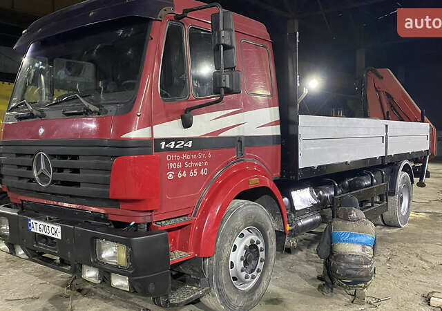 Красный Мерседес MK-Series, объемом двигателя 10.85 л и пробегом 100 тыс. км за 33000 $, фото 5 на Automoto.ua