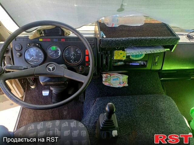 Білий Мерседес SK, об'ємом двигуна 14.6 л та пробігом 600 тис. км за 5500 $, фото 1 на Automoto.ua