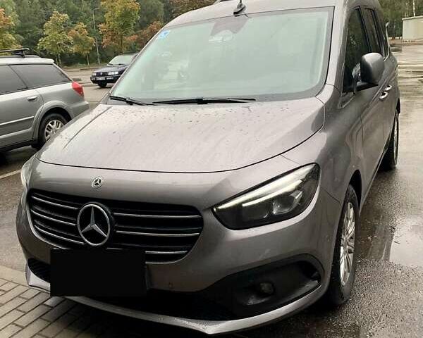 Серый Мерседес T-Class, объемом двигателя 1.5 л и пробегом 8 тыс. км за 42936 $, фото 9 на Automoto.ua