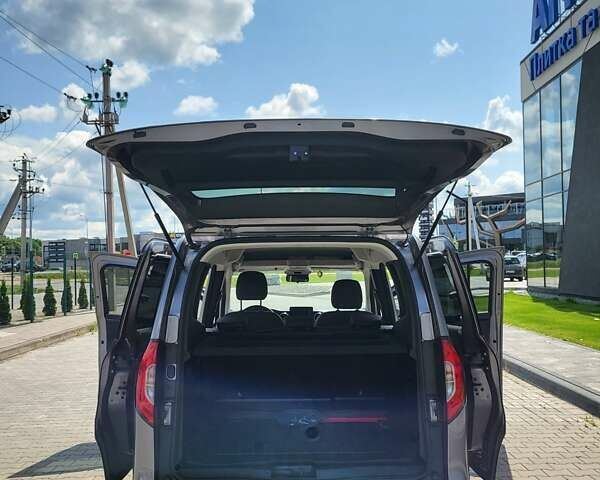 Сірий Мерседес T-Class, об'ємом двигуна 1.46 л та пробігом 23 тис. км за 31500 $, фото 7 на Automoto.ua