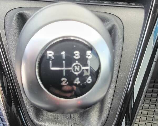 Сірий Мерседес T-Class, об'ємом двигуна 1.46 л та пробігом 23 тис. км за 31500 $, фото 39 на Automoto.ua