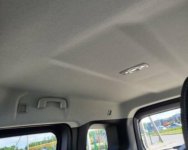 Сірий Мерседес T-Class, об'ємом двигуна 1.46 л та пробігом 23 тис. км за 31500 $, фото 36 на Automoto.ua