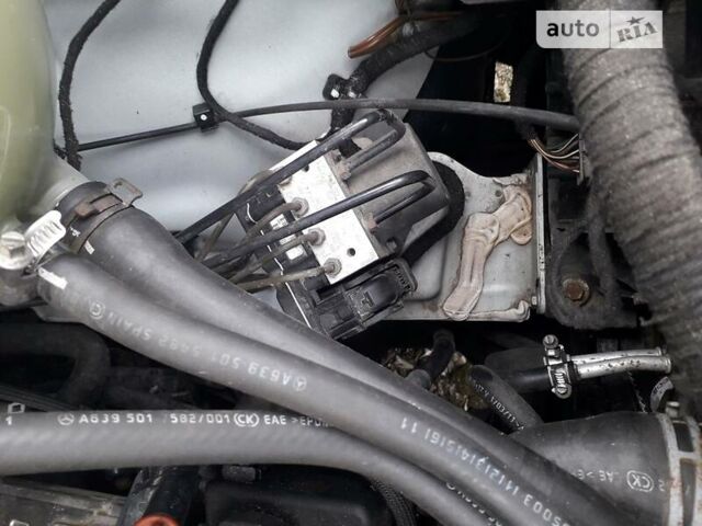 Белый Мерседес Vito 110, объемом двигателя 2.2 л и пробегом 270 тыс. км за 12600 $, фото 43 на Automoto.ua