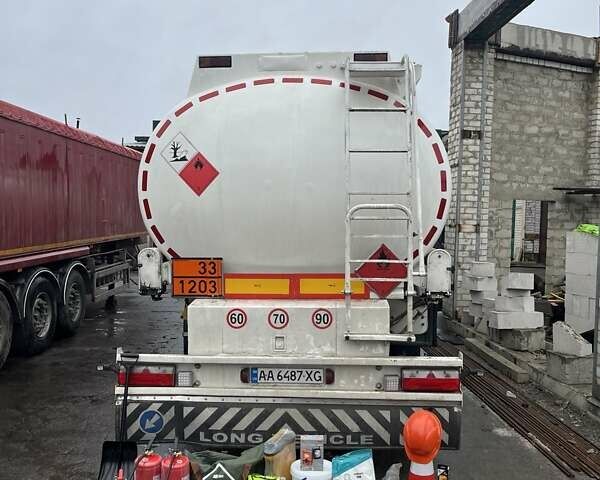 Мерцерон M, об'ємом двигуна 0 л та пробігом 0 тис. км за 33000 $, фото 3 на Automoto.ua
