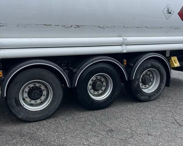 Мерцерон М-343 SМ 1999 в Виннице на Automoto.ua Серый Мерцерон М-343 SМ, объемом двигателя 0 л и пробегом 199 тыс. км за 33835 $, фото 9 на Automoto.ua