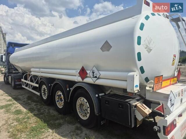 Мерцерон М 343RDP0 2001 в Кропивницком (Кировограде) на Automoto.ua Белый Мерцерон М 343RDP0, объемом двигателя 0 л и пробегом 300 тыс. км за 23000 $, фото 3 на Automoto.ua