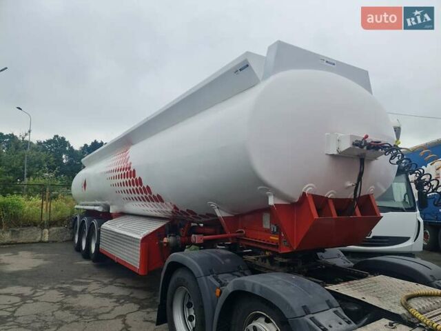 Красный Мерцерон М 343RDP0, объемом двигателя 0 л и пробегом 150 тыс. км за 45000 $, фото 4 на Automoto.ua