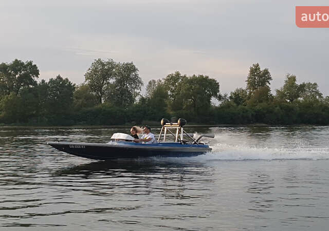 Синий Меркруизер Альфа, объемом двигателя 5.7 л и пробегом 1 тыс. км за 11111 $, фото 3 на Automoto.ua