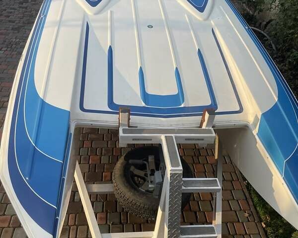 Меркруизер Магнум, объемом двигателя 9.5 л и пробегом 10 тыс. км за 120000 $, фото 10 на Automoto.ua